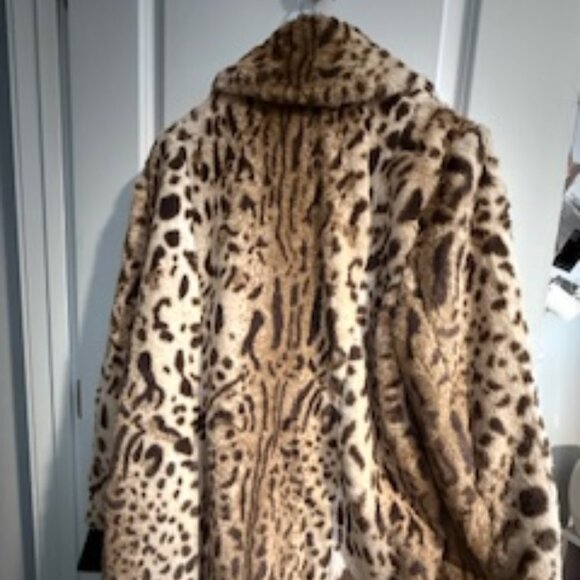 Cabi Women's Leopard Coat Size Large Brand New! MSRP $249 Get it for a low price - Picture 6 of 7